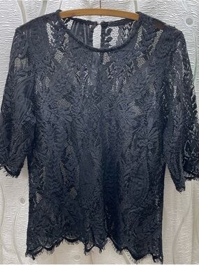 Suzy Shier Lace Blouse Womens Medium Black Excellent Floral Sheer Keyhole Top